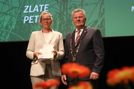 ZLATE PETICE 99k FOTO LJUBO VUKELIČ